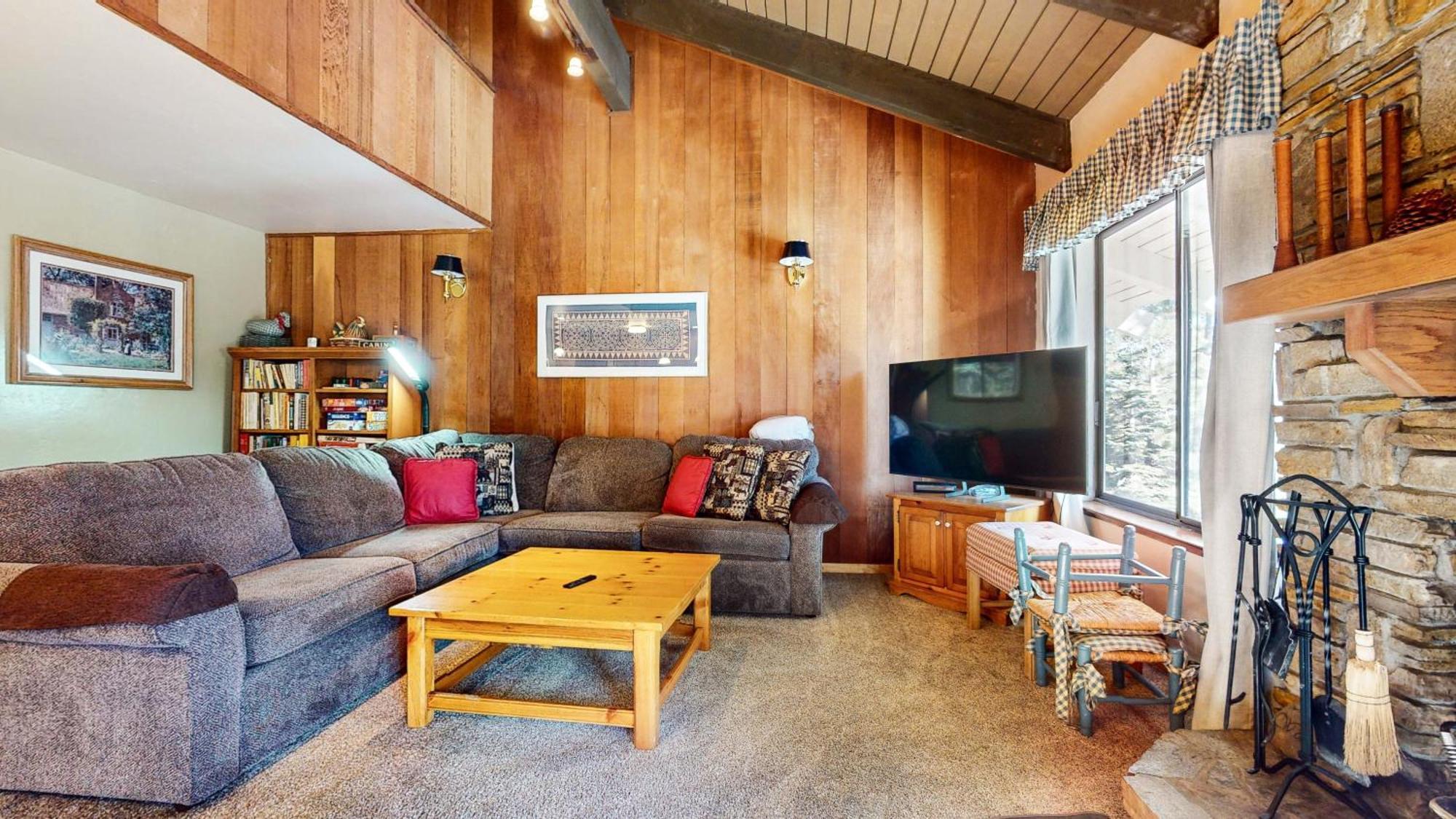Discover 4 * Mammoth Lakes